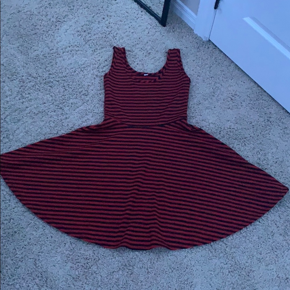 Dress - Picture 3 of 4